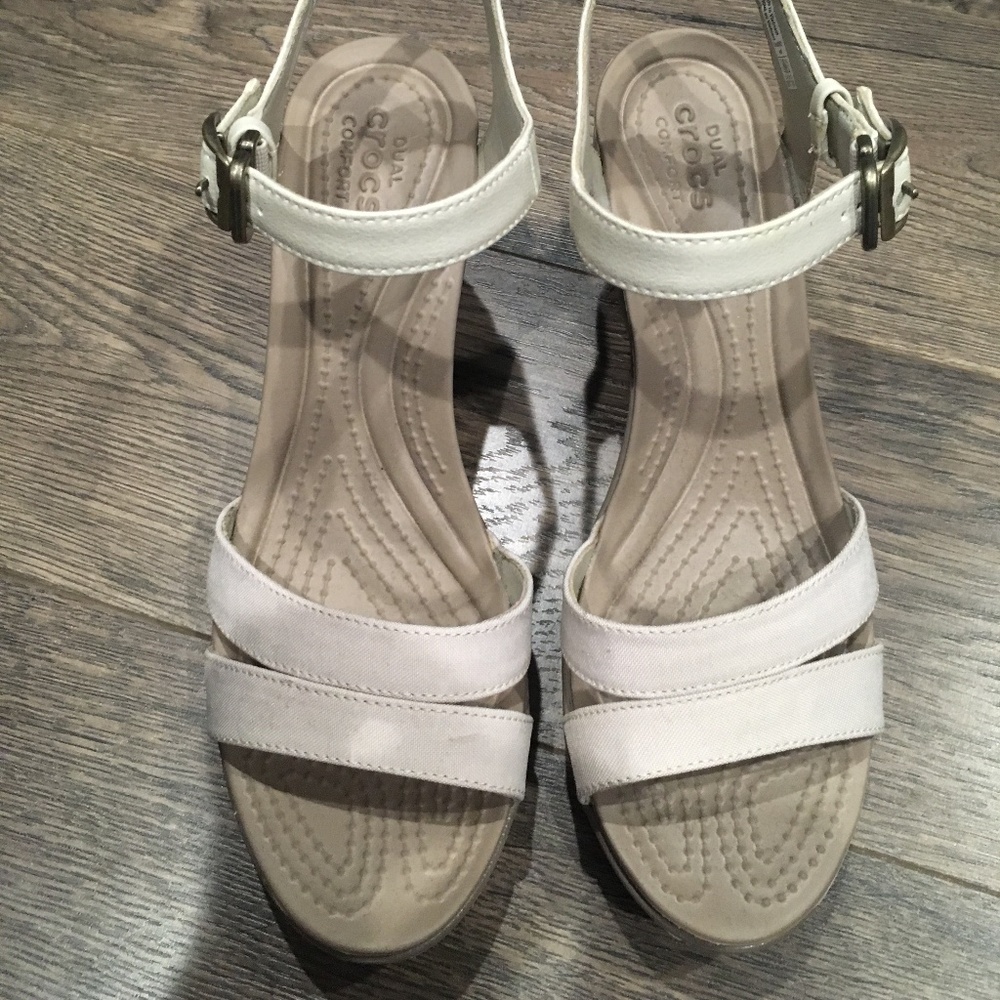 Crocs Leigh II Ankle Strap Wedge Size 8